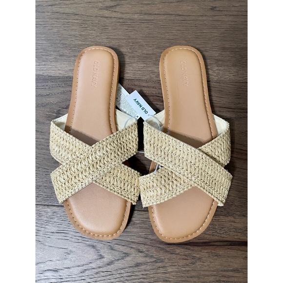 Old Navy Shoes - ✨NEW✨ Old Navy Woven Sandals